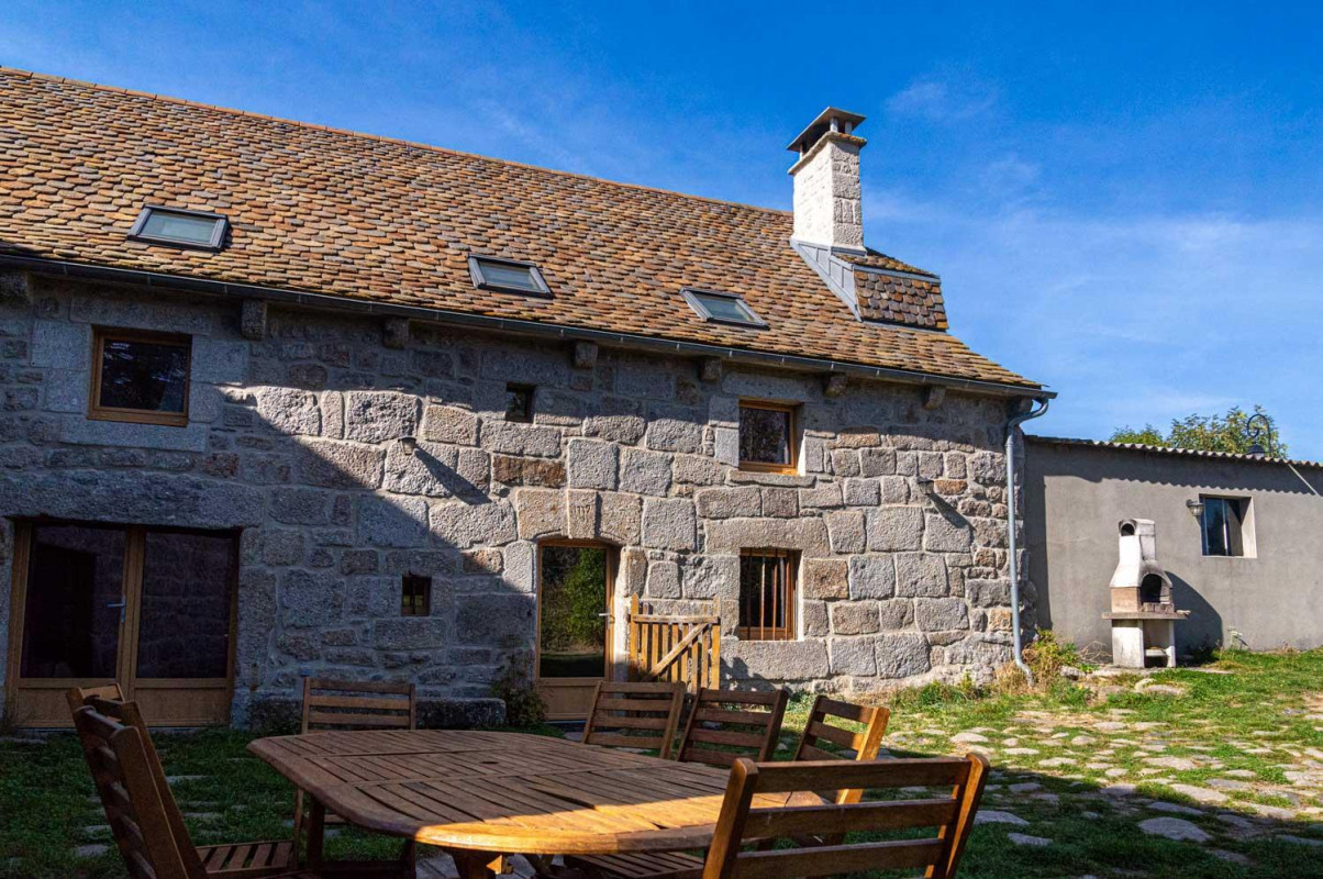 Gîte les Violettes d'Aubrac 8/11 personnes à Rieutort
