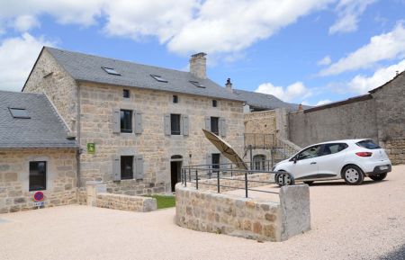 G&icirc;te n&deg;48G110413 Albaret-le-Comtal - Loz&egrave;re - Ext&eacute;rieur
