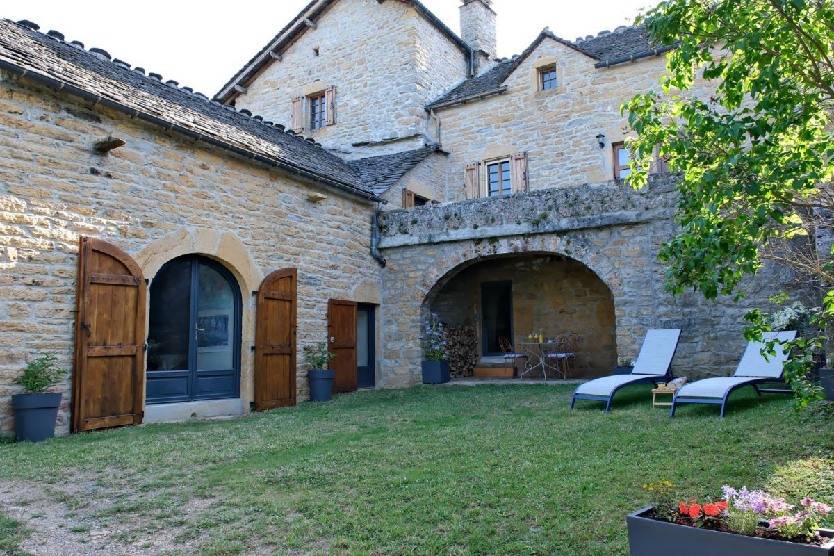 photo 0
