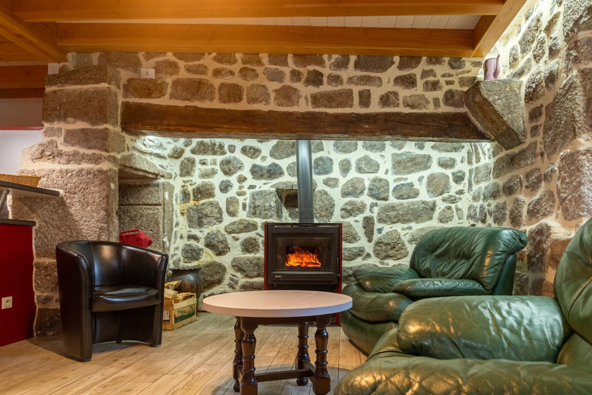 Gîte les Violettes d'Aubrac 8/11 personnes à Rieutort