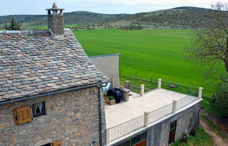 G&icirc;te n&deg;48G122841 Montbrun - Loz&egrave;re - Terasse