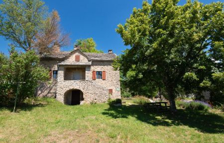 G&icirc;te n&deg;48G120960 Saint-Pierre-des-Tripiers - Loz&egrave;re - photo