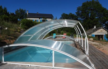 G&icirc;te n&deg;48G120276 Massegros Causses Gorges - Loz&egrave;re - piscine, bergerie et maison