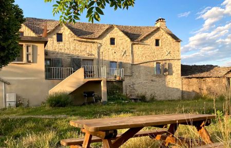 G&icirc;te n&deg;48G123880 Hures-la-Parade - Loz&egrave;re - photo