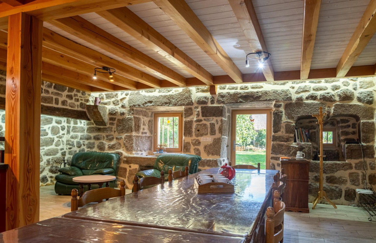 Gîte les Violettes d'Aubrac 8/11 personnes à Rieutort