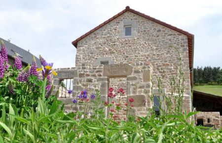 G&icirc;te n&deg;48G150450 Saint-L&eacute;ger-du-Malzieu - Loz&egrave;re - photo principale